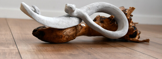 Ton Schlange mit Treibholz - Life ART of Spirit
